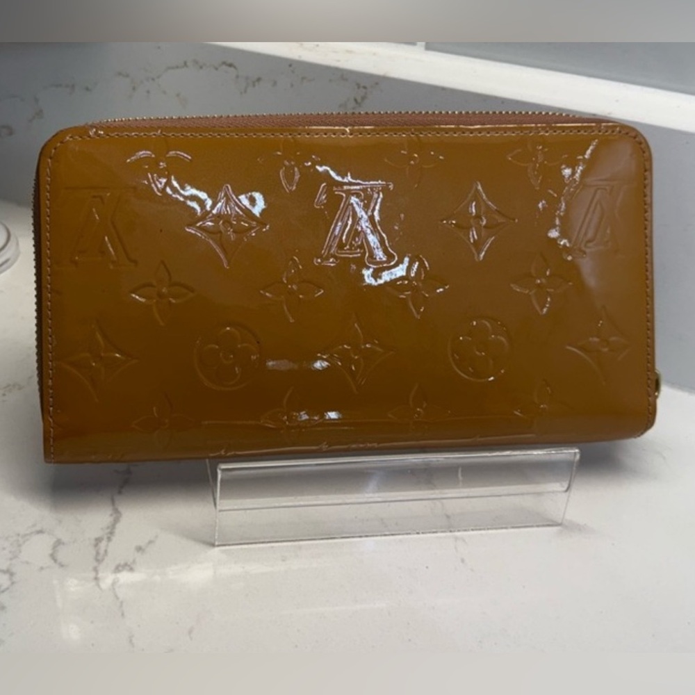 Louis Vuitton Vernis Monogram Wallet